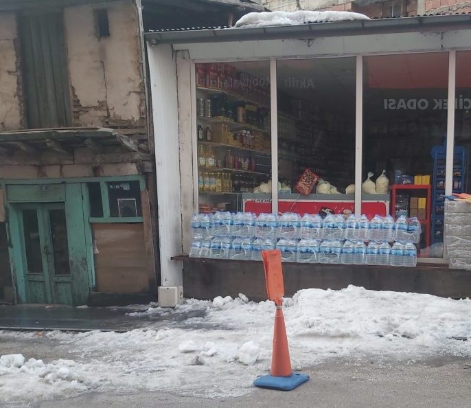 Çatı Saçaklarından Düşen Kar Kütlelerine Dikkat!