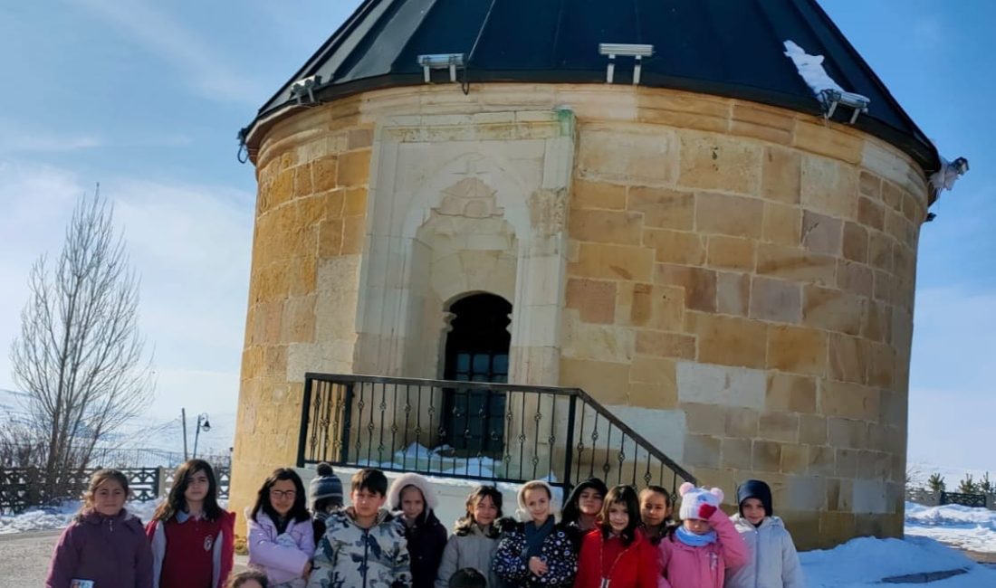 Bayburt'ta bir gurup öğrenci