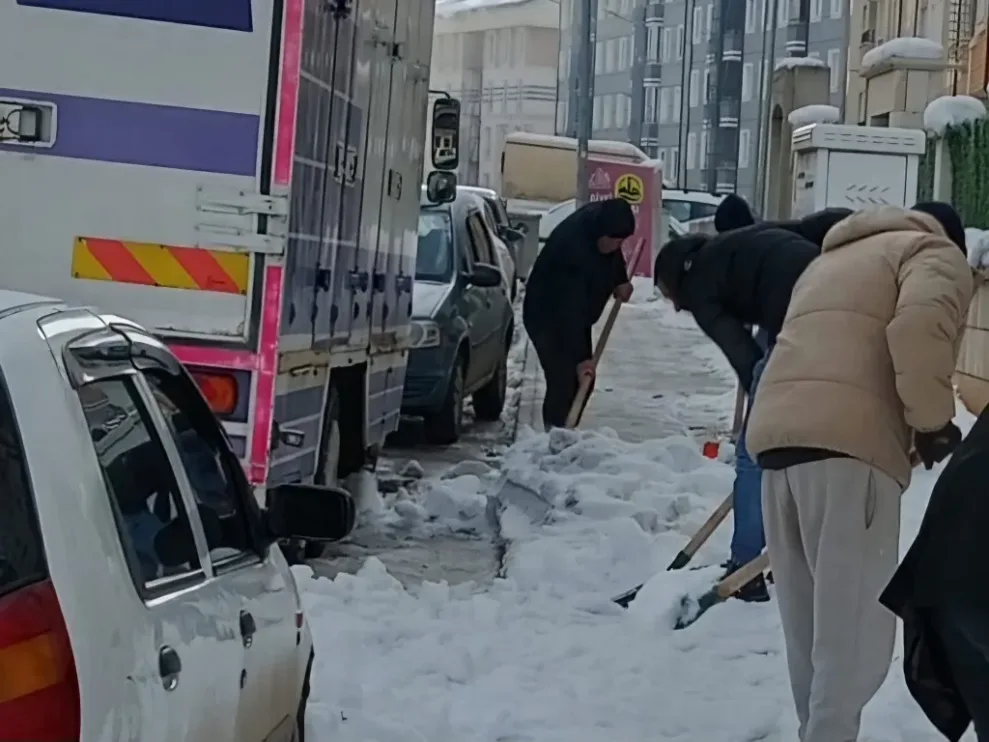 Bayburt'ta Karla Mücadele Çalışmaları Sürüyor