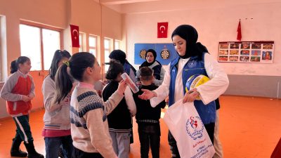 Gençlik Merkezi, Akşar İmam Hatip Ortaokulu'na anlamlı bir ziyarette bulunuldu.