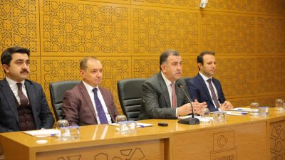 Vali Eldivan, toplantıda birim müdürlerinden kamu kurum ve kuruluşlar tarafından