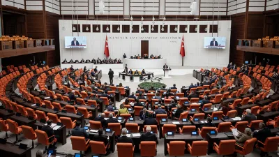 Enerji ve Tabii Kaynaklar Bakanı Alparslan Bayraktar, görüşmeler sırasındaki eleştirilerin