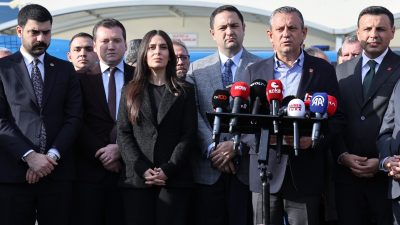 Ziyarette CHP İstanbul İl Başkanı Özgür Çelik ve Silivri Belediye