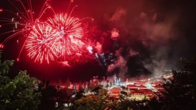 Yeni Zelanda 2025 yılına 'merhaba' dedi. Okyanus kıyısında bir kutlama