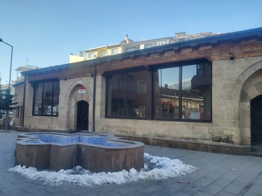 Asırlık Çınar: Bayburt Ulu Camii