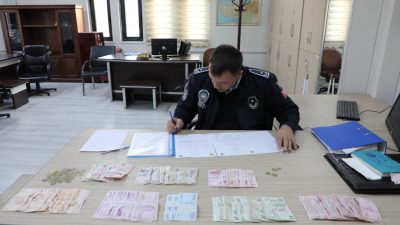 Bayburt Belediyesi Zabıta Müdürlüğü ekipleri, kentin çeşitli noktalarında vatandaşların iyi