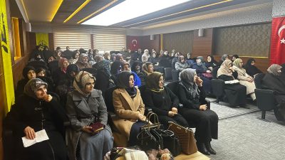 Bayburt Belediyesi Aile Yaşam Merkezi tarafından düzenlenen konferanslar ve eğitim