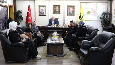 İHH Bayburt Kadın Kolları Başkanı Naciye Kara ve Yönetim Kurulu