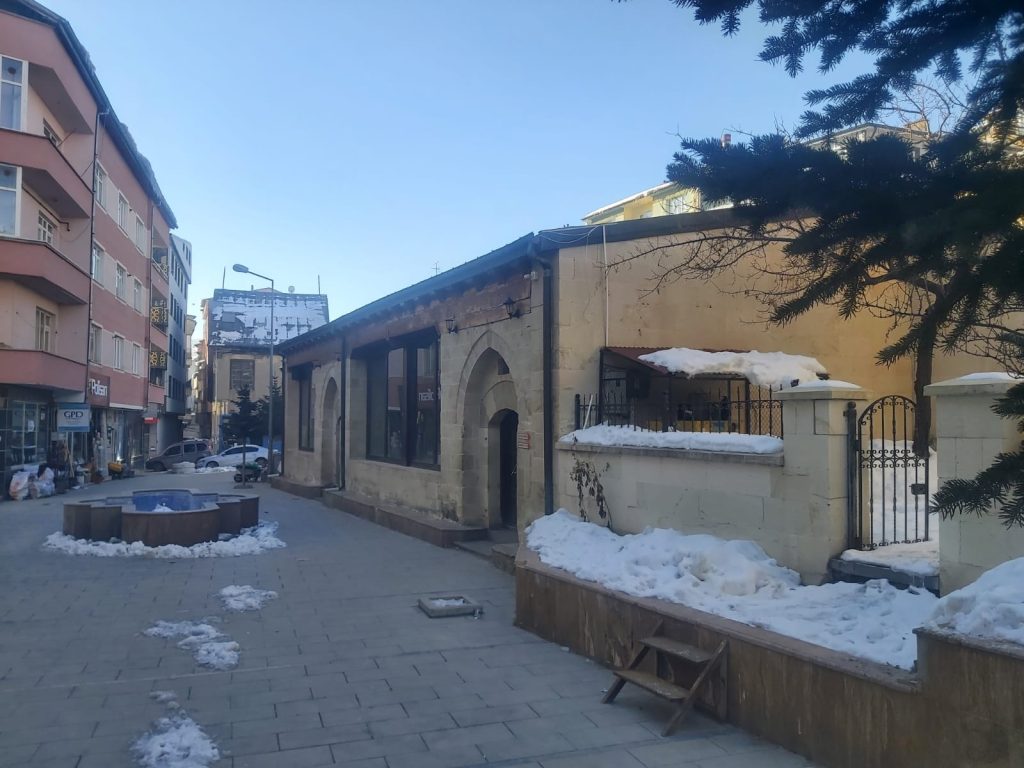 Asırlık Çınar: Bayburt Ulu Camii