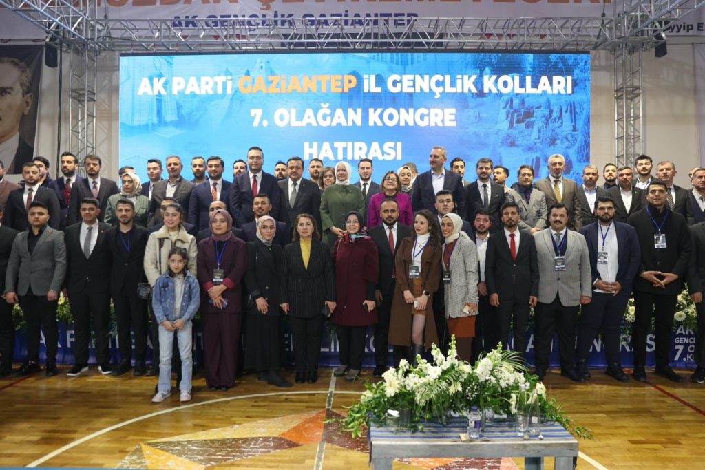 Bayburt Hemşerisi , Gaziantep İl Gençlik Kolları Başkanlığına Yeniden Seçildi.