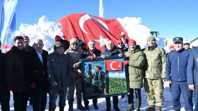 Sis Dağı'nda düzenlenen Sarıkamış şehitlerini anma yürüyüşüne katılan Trabzon Büyükşehir