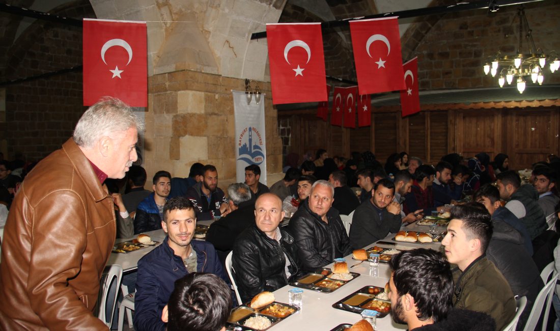 Bayburt Belediyesi’nin her Ramazan ayında organize ettiği geleneksel iftar sofrasının