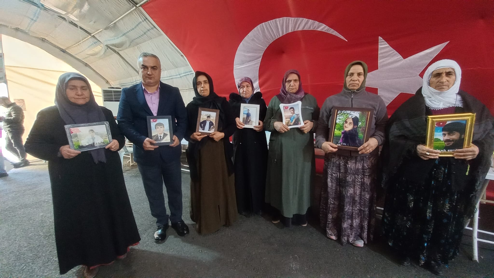 Diyarbakır Anneleri 2 bin gündür evlat nöbetinde