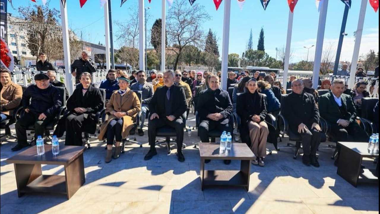 Muğla’da düzenlenen Hamsi Festivali, protokoldeki oturma düzenine ilişkin bir mesaj