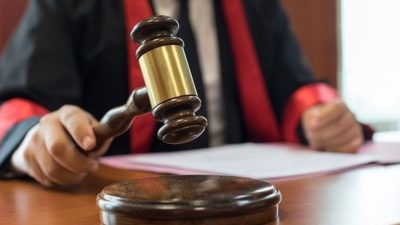 İstanbul'da görülen "Yenidoğan Çetesi" davasının üçüncü duruşmasında mahkeme, tutuklu sanıklardan