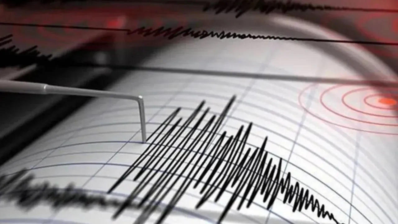 Ege Denizi'nde 4.4 büyüklüğünde deprem meydana geldi.