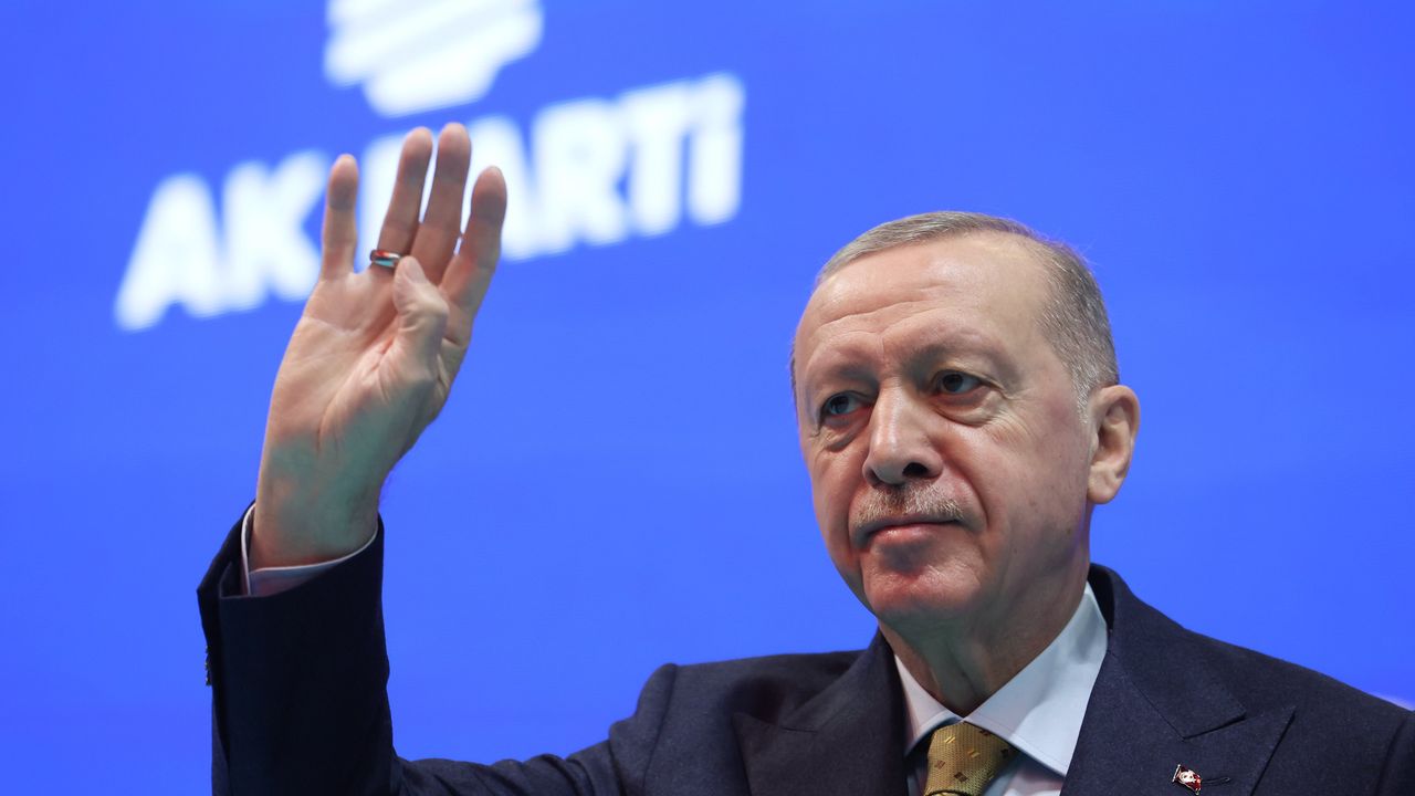 Cumhurbaşkanı ve AK Parti Genel Başkanı Recep Tayyip Erdoğan, partisinin