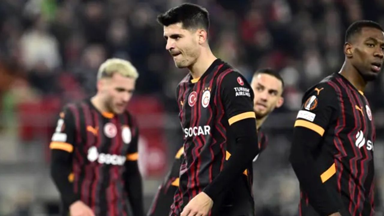 Galatasaray Hollanda'da AZ Alkmaar'a 4-1'lik ağır bir skorla mağlup olarak