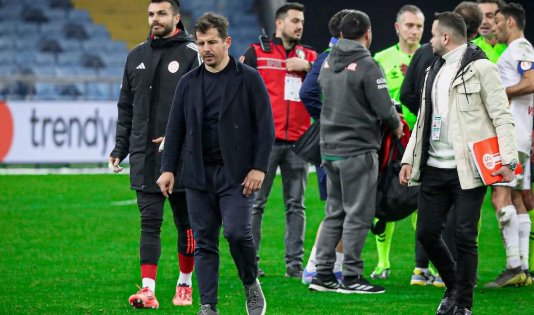 Gündeme dair açıklamalarda bulunan Antalyaspor Teknik Direktörü Emre Belözoğlu, "Hakemlerin,