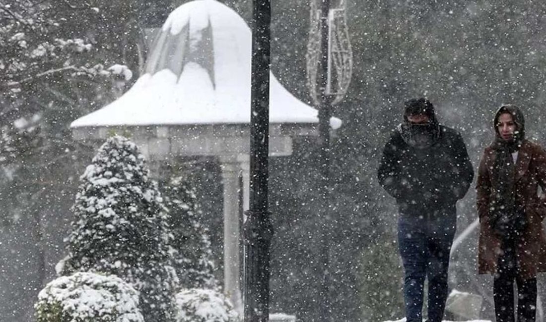 İstanbul Valisi Davut Gül, yoğun kar yağışı nedeniyle il genelinde