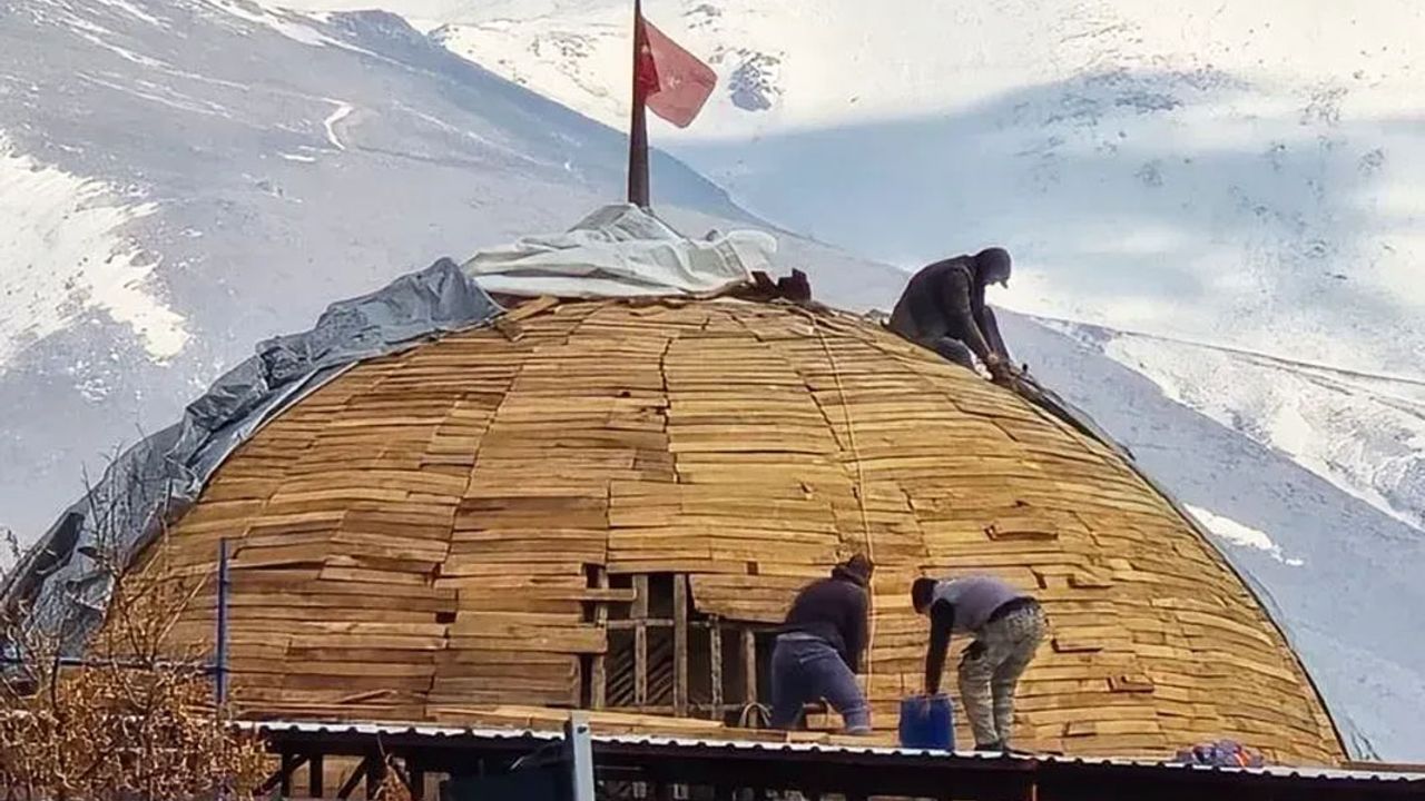 Isparta’nın en eski camilerinden biri olan tarihi Ulu Camii’nde restorasyon çalışmaları hız