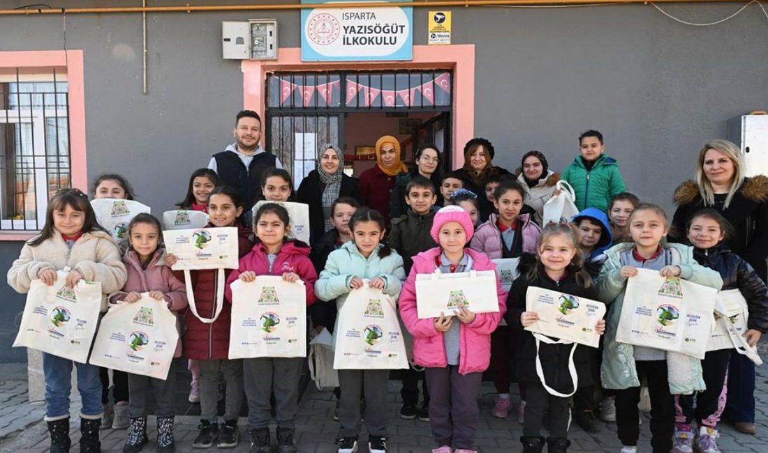 Isparta Belediyesi, şehir merkezinde gerçekleştirdiği atık pil toplama kampanyasına köy