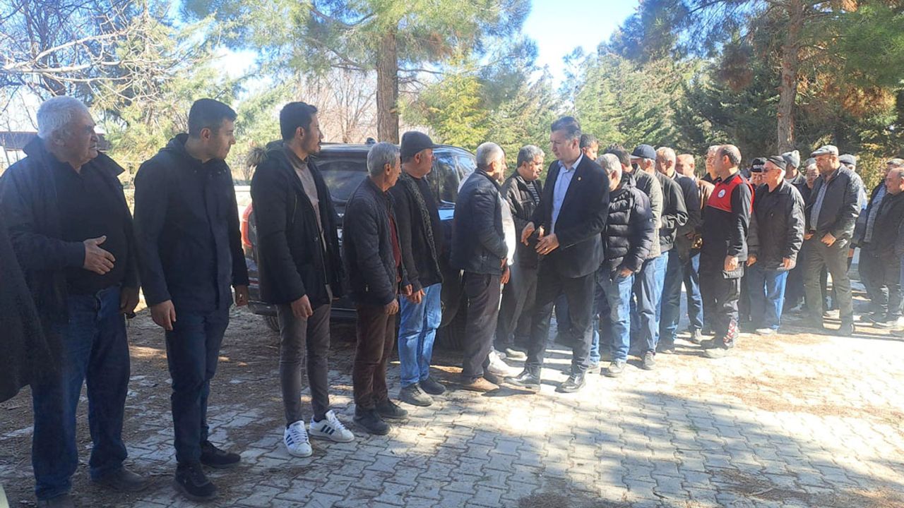 Cumhuriyet Halk Partisi (CHP) Burdur Milletvekili İzzet Akbulut, seçim bölgesinde