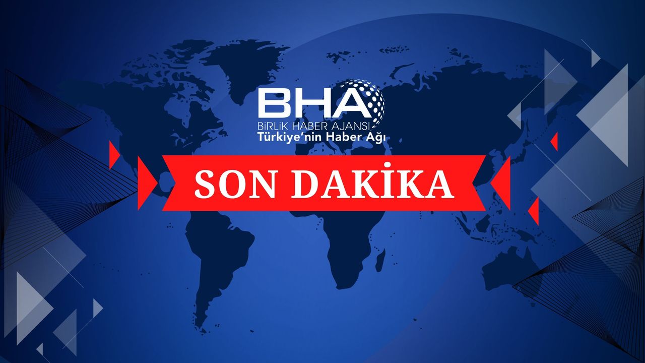 Hatay’ın Dörtyol ilçesinde tırla çarpışan otomobilde 2 kişi hayatını kaybetti,