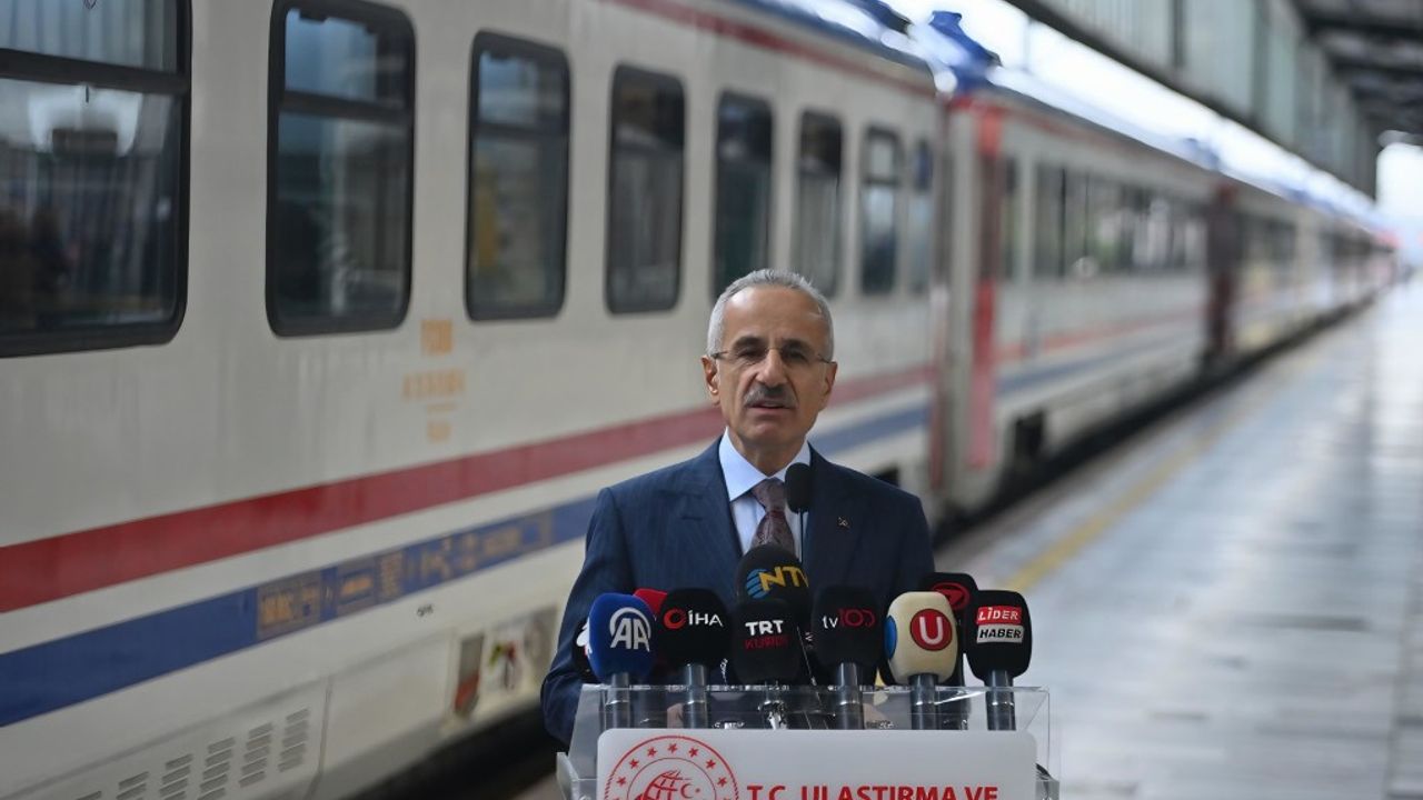 Tahran-Van yolcu treni, 9 Mart’ta yeniden seferlerine başlıyor. Haftada iki