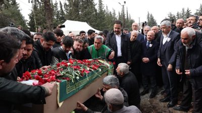 Türk halk müziği sanatçısı "Kahtalı Mıçe" olarak tanınan Mustafa Kahtalı,