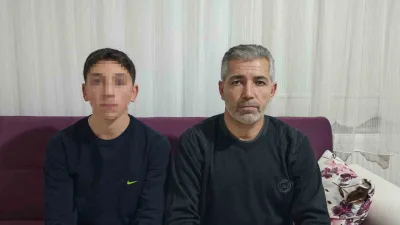 Sivas'taki camide 13 yaşındaki hafız Muhammet Hamza Türkoğlu, Kur'an okumak