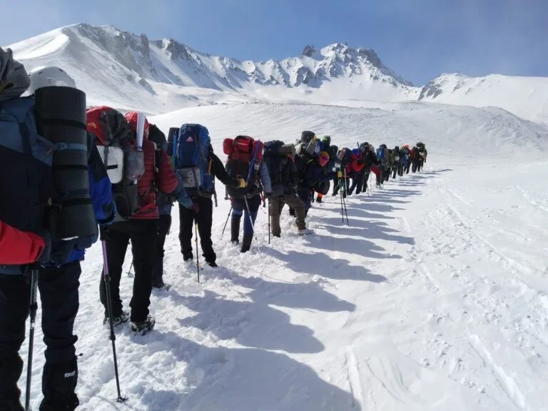 Türkiye Dağcılık Federasyonu, 16. Erciyes Dağı Uluslararası Tırmanışı'nı Kayseri'de gerçekleştirdi.