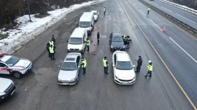 Düzce'de son bir haçta gerçekleştirilen denetimlerde 20 bin araç kontrol