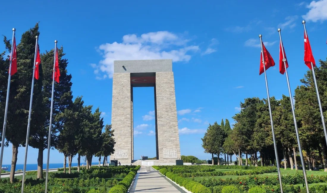 Çanakkale şehitlikleri ve savaş alanları, her yıl binlerce kişinin ziyaret