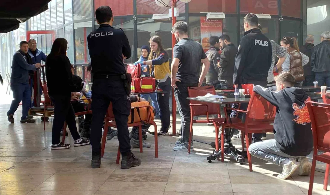 Kocaeli'de 41 Burda AVM'deki bir kafenin mutfağında çıkan yangında 4