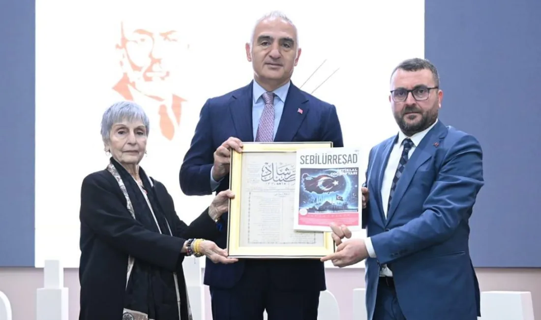 İstiklal Marşı’nın kabulünün 104. yılı dolayısıyla düzenlenen anma programına katılan