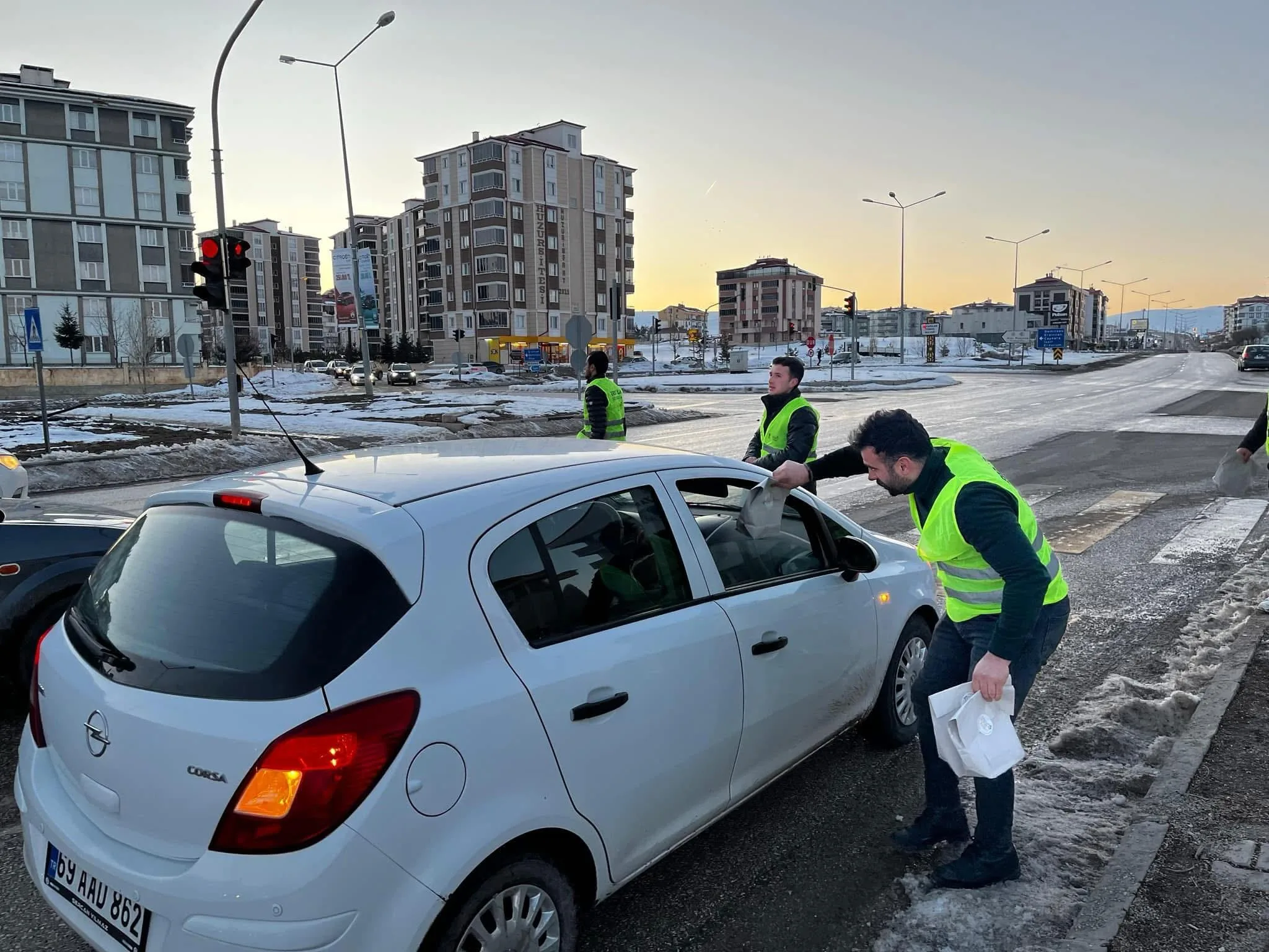 Bayburt AK Gençlikten “İftara 5 Kala” etkinliği