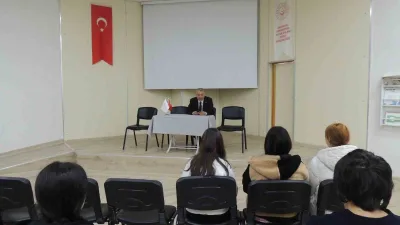 Erzurum Valiliği Açık Kapı Şube Müdürü Abdüllatif Tavlaşoğlu, sosyal çalışmacılarla