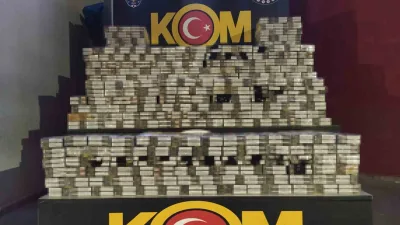 Adana polisi kaçakçılıkla mücadele kapsamında bir ton tütün, 3 milyon