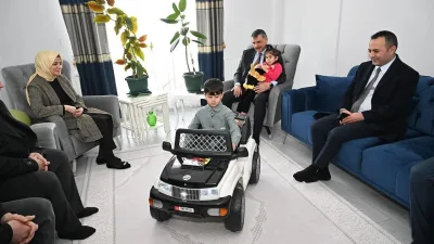 Erzurum Valisi Mustafa Çiftçi ve eşi Azime Çiftçi, 2. sınıf