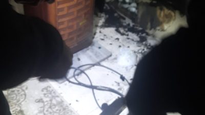 İnebolu'daki bir yangında, aşırı ısınan bir uzatma kablosu sebebiyle S.İ.'nin