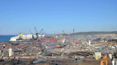 Aliağa Belediyesi, Gemi Söküm Merkezi'nin devrini gerçekleştirerek sektörü etkileyecek adımlar