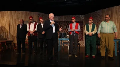 Erzurum Büyükşehir Belediye Başkanı Mehmet Sekmen, Erzurum Şehir Tiyatrosu’nun "Seyri