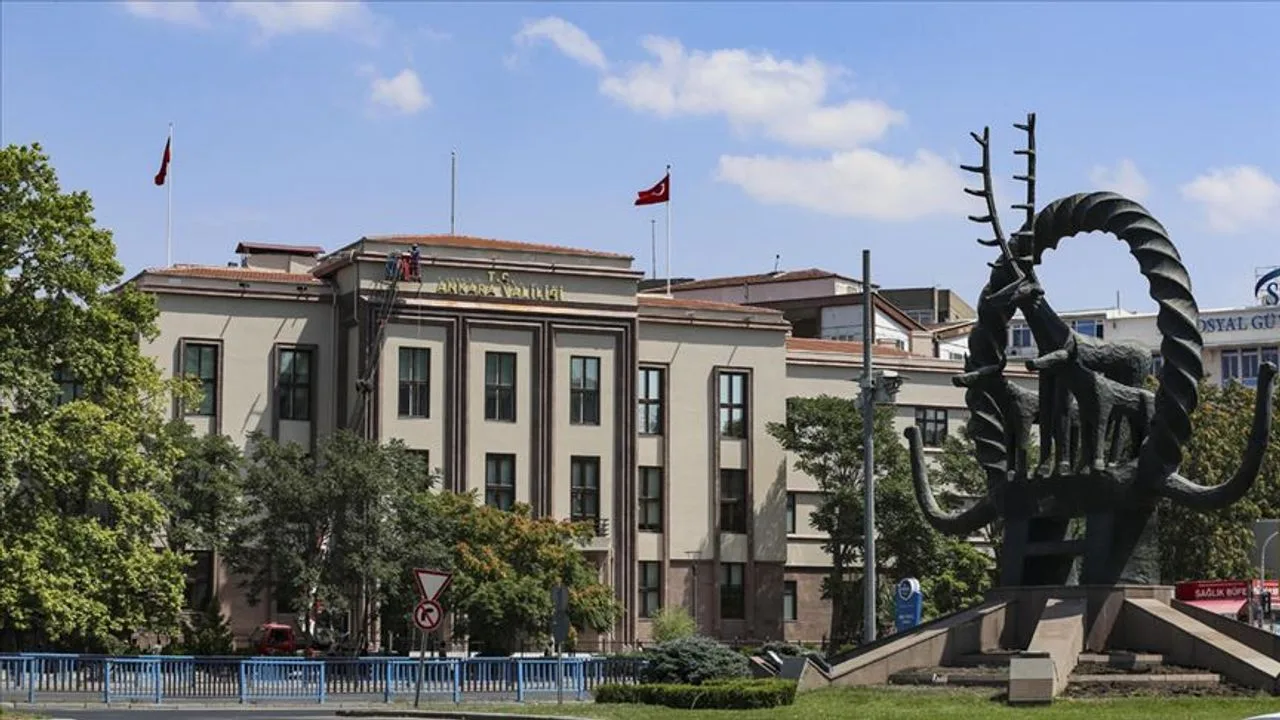 Ankara Valiliği'nden de gösteri ve yürüyüş yasağı geldi. Valilik, 21-25