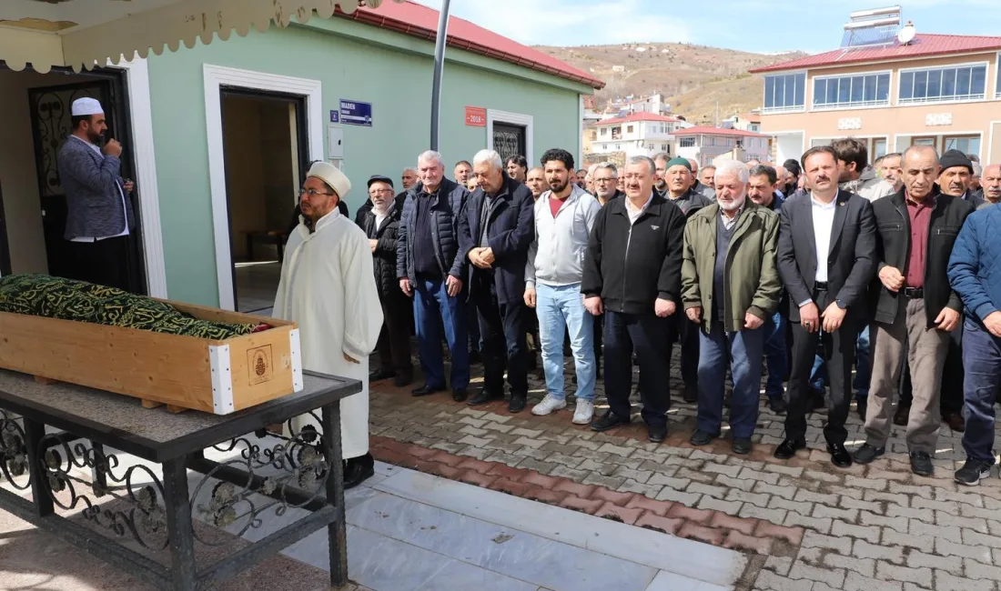 Kelkit ilçesinde annesinin cenazesinde fenalaşıp hayatını kaybeden Safiye Aydın, Gümüşgöze