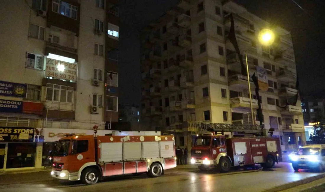 Antalya'daki kentsel dönüşüm projesi kapsamında terk edilen binada çıkan yangın,