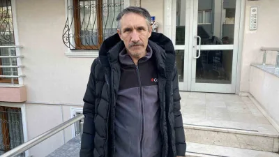 Kocaeli'de ampul hırsızlığı şoku! Apartmandan ampulleri çalan kadın güvenlik kamerasına