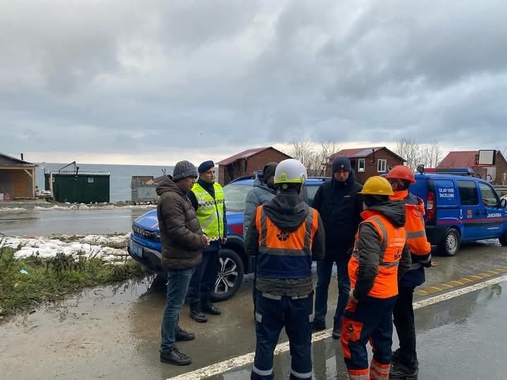 Arhavi'de, Gürcistan plakalı bir tırın Kıyıcık Tüneli'nde bilinmeyen bir sebeple