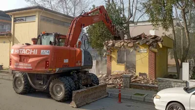 Aydın Efeler'de depreme dayanıksız olduğu belirlenen Ata Mahallesi Muhtarlık binası,
