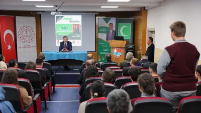 Bayburt Valiliği ve Yeşilay Bayburt Şubesi iş birliğiyle başlatılan "Bağımlı